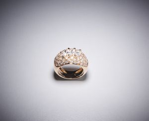 . : Anello in oro rosa con tre diamanti.  - Asta Asta 366 | GIOIELLI - OROLOGI - Giunonicae Online - Associazione Nazionale - Case d'Asta italiane