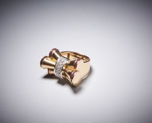 . : Anello in oro giallo ''nocca'' con piccoli rubini e diamanti.  - Asta Asta 366 | GIOIELLI - OROLOGI - Giunonicae Online - Associazione Nazionale - Case d'Asta italiane