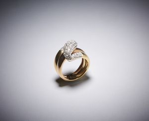 . : Anello ad intreccio in oro giallo 750/1000  con  piccoli diamanti bianchi.  - Asta Asta 366 | GIOIELLI - OROLOGI - Giunonicae Online - Associazione Nazionale - Case d'Asta italiane