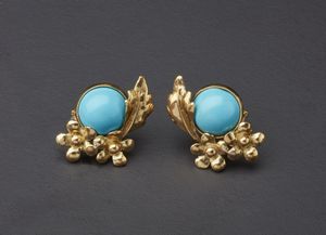 Una parure  collana orecchini ed anello con sfere di turchesi ed oro giallo 750/1000 .  - Asta Asta 366 | GIOIELLI - OROLOGI - Giunonicae Online - Associazione Nazionale - Case d'Asta italiane