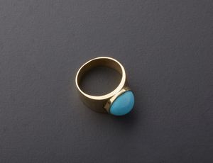 Una parure  collana orecchini ed anello con sfere di turchesi ed oro giallo 750/1000 .  - Asta Asta 366 | GIOIELLI - OROLOGI - Giunonicae Online - Associazione Nazionale - Case d'Asta italiane