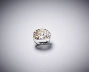 . : Anello in oro con fancy yellow.  - Asta Asta 366 | GIOIELLI - OROLOGI - Giunonicae Online - Associazione Nazionale - Case d'Asta italiane