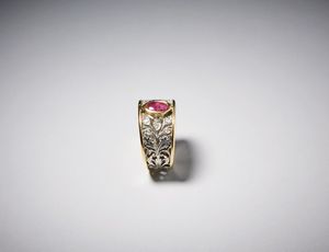 BUCCELLATI Federico (1891 - 1965) : Anello tipo ''fascia'' in oro giallo e bianco 750/1000 con piccolo rubino di circa 0,80 carati circa.  - Asta Asta 366 | GIOIELLI - OROLOGI - Giunonicae Online - Associazione Nazionale - Case d'Asta italiane