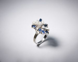 . : Anello in oro  bianco con diamanti bianchi ct.:1,00 circa e navette di zaffiri ct: 1,70  - Asta Asta 366 | GIOIELLI - OROLOGI - Giunonicae Online - Associazione Nazionale - Case d'Asta italiane