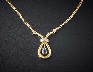 . : Catenina in oro giallo con zaffiro a goccia carati: 0,20 e due diamanti bianchi taglio huit huit.  - Asta Asta 366 | GIOIELLI - OROLOGI - Giunonicae Online - Associazione Nazionale - Case d'Asta italiane
