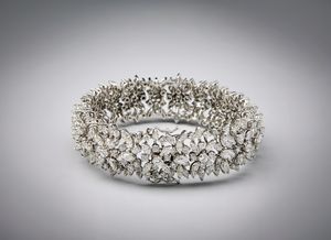 . : Eccezionale Bracciale in oro bianco 750 /1000   con diamanti bianchi taglio a marquise  ed a  brillante per carati:totali  30,62 circa.  - Asta Asta 366 | GIOIELLI - OROLOGI - Giunonicae Online - Associazione Nazionale - Case d'Asta italiane