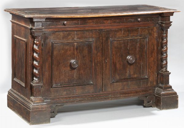 Cassettone in legno di noce  - Asta Parade I - Arredi e Dipinti Antichi - Associazione Nazionale - Case d'Asta italiane