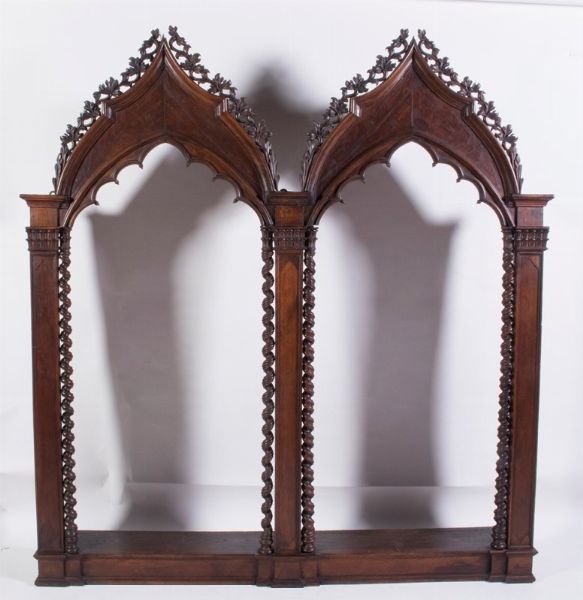 Residenza in legno di noce intagliato e dorato  - Asta Parade I - Arredi e Dipinti Antichi - Associazione Nazionale - Case d'Asta italiane