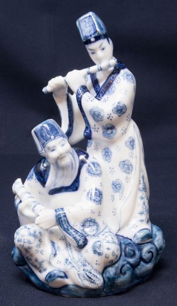 Scultura in porcellana bianco blu  - Asta Parade I - Arredi e Dipinti Antichi - Associazione Nazionale - Case d'Asta italiane