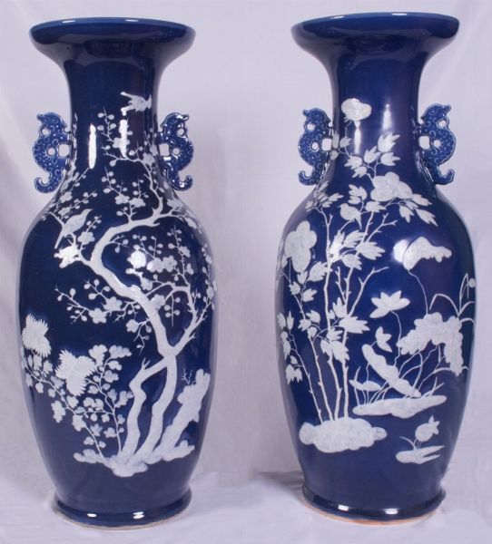 Coppia di vasi biansati a balaustra in porcellana blu  - Asta Parade I - Arredi e Dipinti Antichi - Associazione Nazionale - Case d'Asta italiane