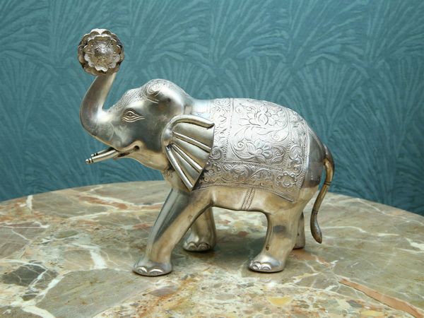 Elefante in argento  - Asta House Sale: La casa fiorentina di un collezionista - Associazione Nazionale - Case d'Asta italiane