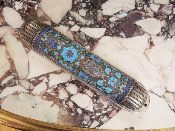 Judaica: Mezuzzah in argento e smalti cloisonn�  - Asta House Sale: La casa fiorentina di un collezionista - Associazione Nazionale - Case d'Asta italiane