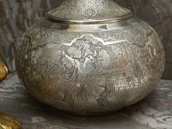 Grande caraffa in argento per l'acqua di rose  - Asta House Sale: La casa fiorentina di un collezionista - Associazione Nazionale - Case d'Asta italiane