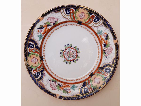 Quattro piatti decorativi in porcellana  - Asta House Sale: La casa fiorentina di un collezionista - Associazione Nazionale - Case d'Asta italiane