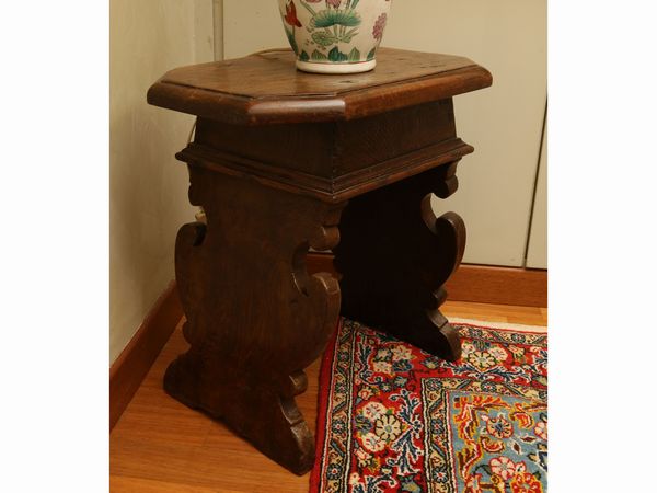 Coppia di sgabelli in castagno e rovere  - Asta House Sale: La casa fiorentina di un collezionista - Associazione Nazionale - Case d'Asta italiane