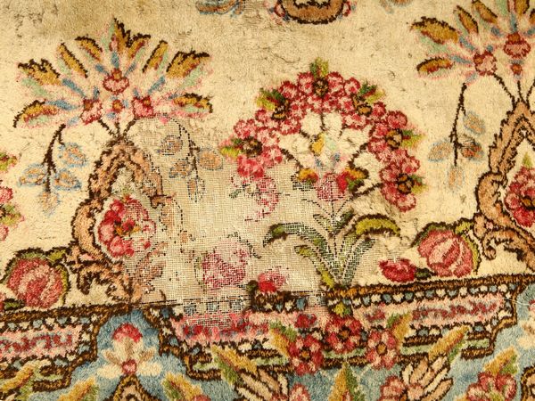 Grande tappeto persiano di vecchia manifattura  - Asta House Sale: La casa fiorentina di un collezionista - Associazione Nazionale - Case d'Asta italiane