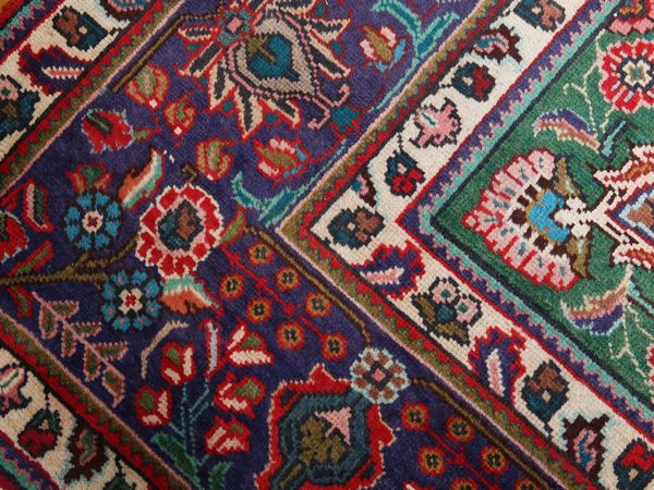 Tappeto persiano Tabriz di vecchia manifattura  - Asta House Sale: La casa fiorentina di un collezionista - Associazione Nazionale - Case d'Asta italiane