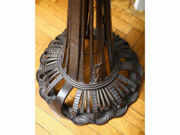 ,Paul Kiss : Piantana Art D�co in ferro battuto  - Asta House Sale: La casa fiorentina di un collezionista - Associazione Nazionale - Case d'Asta italiane