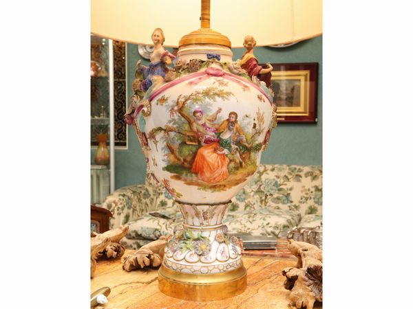 Grande vaso in porcellana policroma  - Asta House Sale: La casa fiorentina di un collezionista - Associazione Nazionale - Case d'Asta italiane