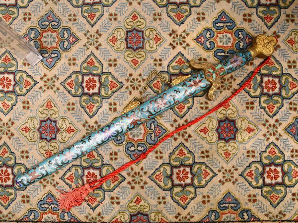 Spada ornamentale in smalti cloisonn�  - Asta House Sale: La casa fiorentina di un collezionista - Associazione Nazionale - Case d'Asta italiane
