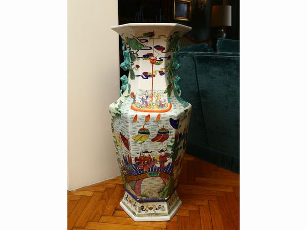 Coppia di grandi vasi in porcellana  - Asta House Sale: La casa fiorentina di un collezionista - Associazione Nazionale - Case d'Asta italiane