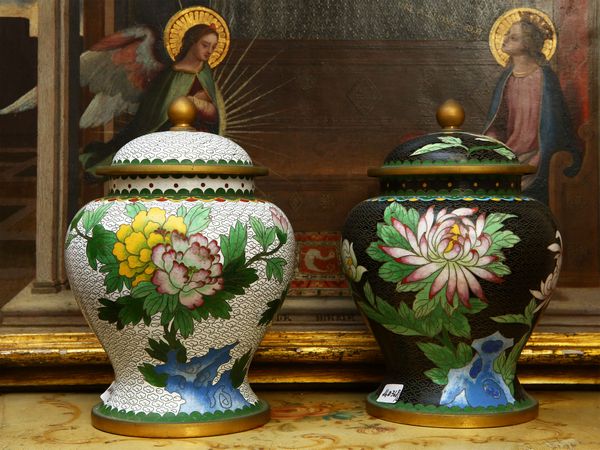 Coppia di potiche in smalto cloisonn�  - Asta House Sale: La casa fiorentina di un collezionista - Associazione Nazionale - Case d'Asta italiane
