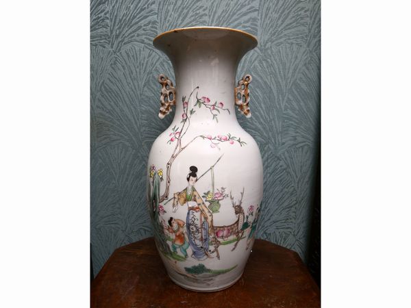 Coppia di vasi in porcellana  - Asta House Sale: La casa fiorentina di un collezionista - Associazione Nazionale - Case d'Asta italiane