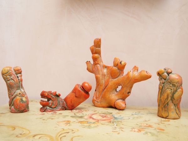 Lotto di curiosit� in corallo bamboo  - Asta House Sale: La casa fiorentina di un collezionista - Associazione Nazionale - Case d'Asta italiane