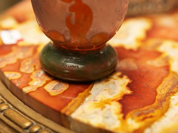 Vasetto in vetro a cammeo Le Verre Fran�ais decoro Edelweiss  - Asta House Sale: La casa fiorentina di un collezionista - Associazione Nazionale - Case d'Asta italiane