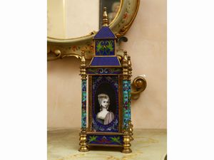 Orologio da tavolo a tempietto in metallo dorato e smalto cloisonn�  - Asta House Sale: La casa fiorentina di un collezionista - Associazione Nazionale - Case d'Asta italiane