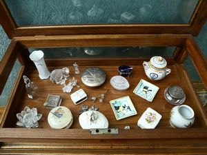 Due piccoli contenitori in porcellana Herm�s  - Asta House Sale: La casa fiorentina di un collezionista - Associazione Nazionale - Case d'Asta italiane