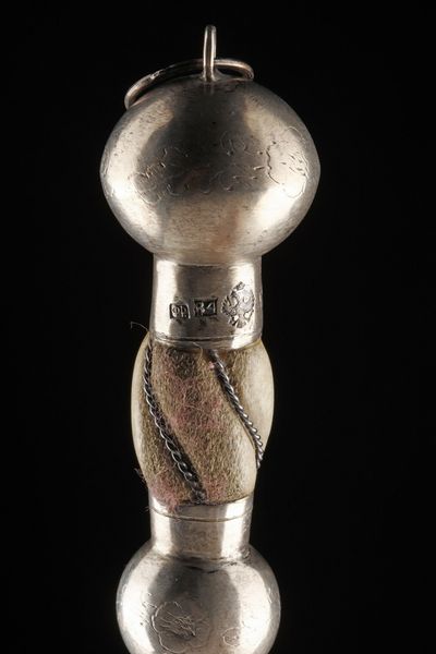 ARGENTIERE RUSSO DEL XIX SECOLO : Yad torah con inserti in legno  - Asta Asta 367 | ARTE ANTICA E DEL XIX SECOLO Virtuale - Associazione Nazionale - Case d'Asta italiane