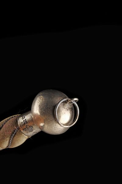 ARGENTIERE RUSSO DEL XIX SECOLO : Yad torah con inserti in legno  - Asta Asta 367 | ARTE ANTICA E DEL XIX SECOLO Virtuale - Associazione Nazionale - Case d'Asta italiane