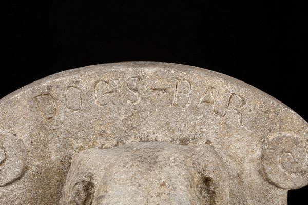 MANIFATTURA DEL XX SECOLO : Fontana in pietra con volto di cane  - Asta Asta 367 | ARTE ANTICA E DEL XIX SECOLO Virtuale - Associazione Nazionale - Case d'Asta italiane