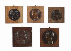 ROMAGNOLI GIOVANNI (1893 - 1976) - Lotto composto da 5 bassorilievi in bronzo raffiguranti ritratti di profilo