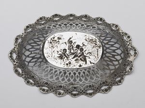 ARGENTIERE TEDESCO DEL XIX SECOLO : Cestino in argento sbalzato e traforato, decorato con scena di putti  - Asta Asta 367 | ARTE ANTICA E DEL XIX SECOLO Virtuale - Associazione Nazionale - Case d'Asta italiane