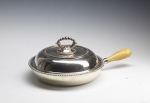 ARGENTIERE INGLESE DEL XIX-XX SECOLO : Legumiera in metallo argentato  - Asta Asta 367 | ARTE ANTICA E DEL XIX SECOLO Virtuale - Associazione Nazionale - Case d'Asta italiane