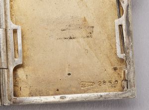 ARGENTIERE DEL XIX-XX SECOLO : Lotto composto da 8 contenitori e portasigarette in argento  - Asta Asta 367 | ARTE ANTICA E DEL XIX SECOLO Virtuale - Associazione Nazionale - Case d'Asta italiane