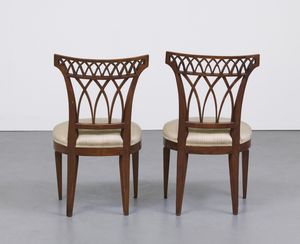 MANIFATTURA DEL XIX SECOLO : Dieci sedie in legno di noce con schienale a giorno, gambe a piramide rovesciata  - Asta Asta 367 | ARTE ANTICA E DEL XIX SECOLO Virtuale - Associazione Nazionale - Case d'Asta italiane