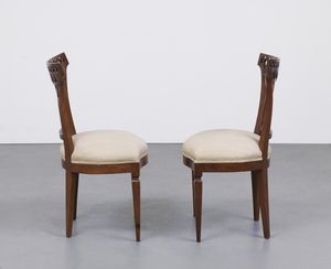 MANIFATTURA DEL XIX SECOLO : Dieci sedie in legno di noce con schienale a giorno, gambe a piramide rovesciata  - Asta Asta 367 | ARTE ANTICA E DEL XIX SECOLO Virtuale - Associazione Nazionale - Case d'Asta italiane