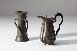 MANIFATTURA KAYSERZINN (XIX-XX SECOLO) - Piccolo vaso e brocca in peltro