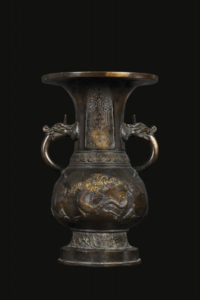 VASO, CINA, TARDA DINASTIA MING, SEC. XVII  - Asta Arte orientale | 东方艺术   - Associazione Nazionale - Case d'Asta italiane