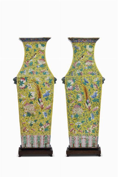 COPPIA DI VASI, CINA, DINASTIA QING, SEC. XIX  - Asta Arte orientale | 东方艺术   - Associazione Nazionale - Case d'Asta italiane