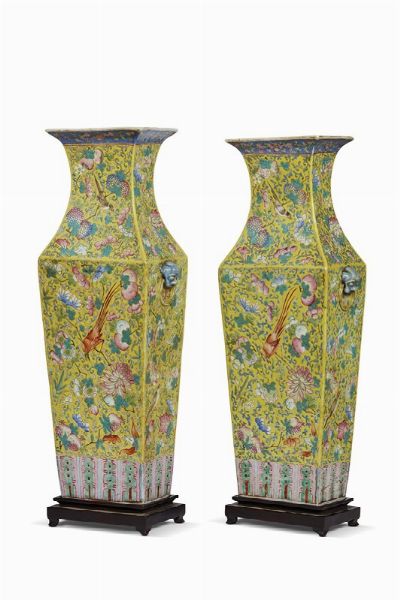 COPPIA DI VASI, CINA, DINASTIA QING, SEC. XIX  - Asta Arte orientale | 东方艺术   - Associazione Nazionale - Case d'Asta italiane