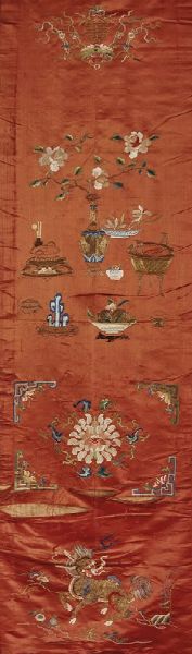 COPPIA DI RICAMI, CINA, DINASTIA QING, SEC. XIX  - Asta Arte orientale | 东方艺术   - Associazione Nazionale - Case d'Asta italiane