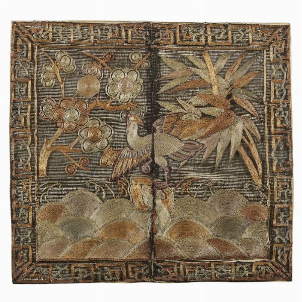 COPPIA DI RICAMI, CINA, DINASTIA QING, SEC. XIX  - Asta Arte orientale | 东方艺术   - Associazione Nazionale - Case d'Asta italiane