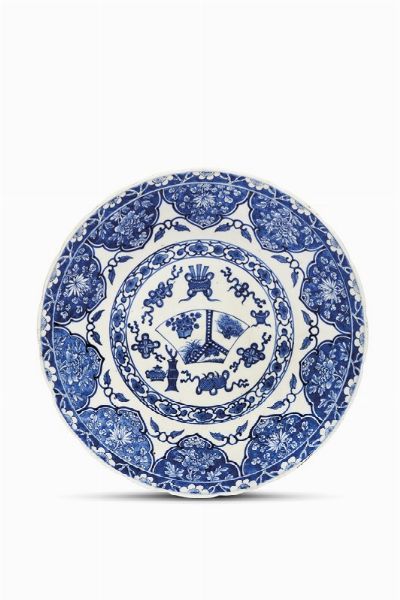 PIATTO, CINA, DINASTIA QING, SEC. XVIII  - Asta Arte orientale | 东方艺术   - Associazione Nazionale - Case d'Asta italiane