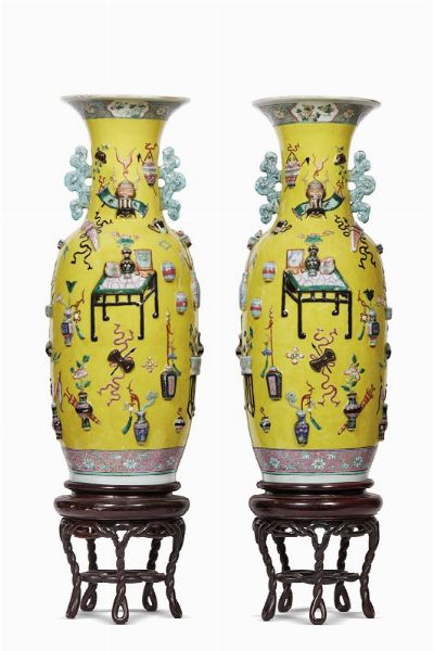 COPPIA DI VASI, CINA, DINASTIA QING, SEC. XIX  - Asta Arte orientale | 东方艺术   - Associazione Nazionale - Case d'Asta italiane