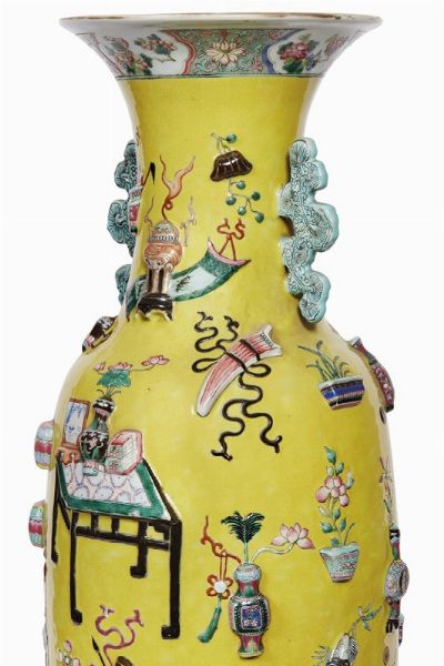 COPPIA DI VASI, CINA, DINASTIA QING, SEC. XIX  - Asta Arte orientale | 东方艺术   - Associazione Nazionale - Case d'Asta italiane