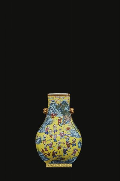 VASO, CINA, DINASTIA QING SEC. XIX PERIODO TONG-ZHI (1862-1875)  - Asta Arte orientale | 东方艺术   - Associazione Nazionale - Case d'Asta italiane